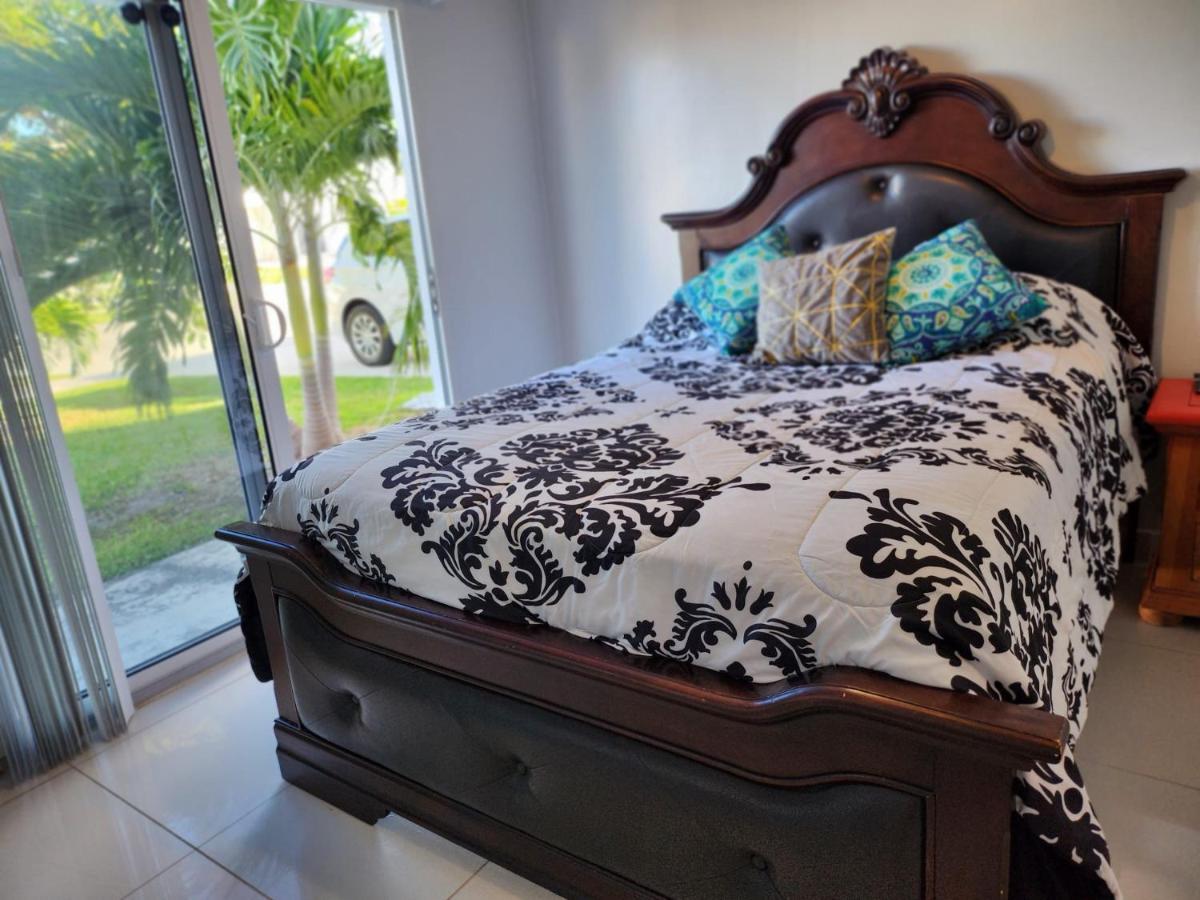 Апартаменты Lixylouis Minutes From Miami International Airport Princeton Экстерьер фото